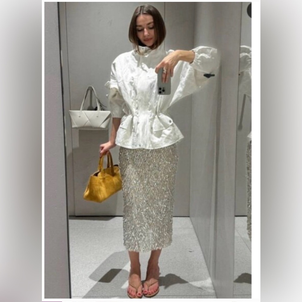 Never worn - Zara White Cinched Jacket
